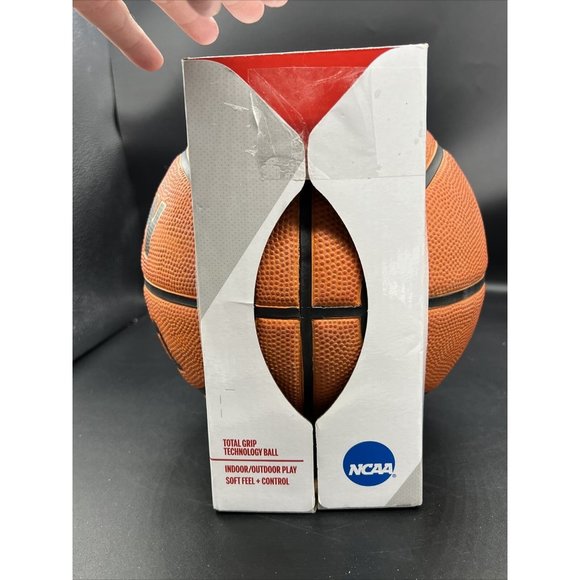 Wilson NCAA Silver Series 29.5" Basketball Street Shot- *NEW* - Picture 9 of 15